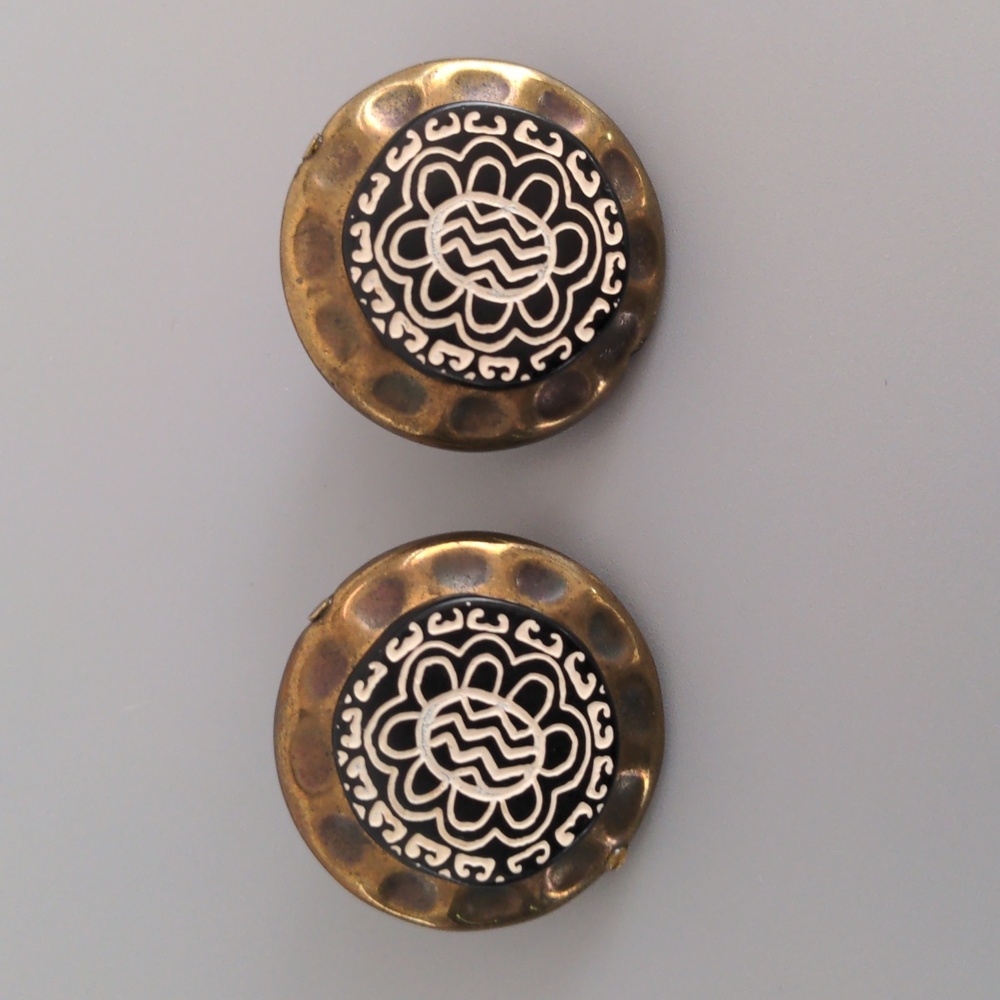 Vintage Italian Clip-On Earrings – Hammered Brass & Enamel Knotwork Circa 1960